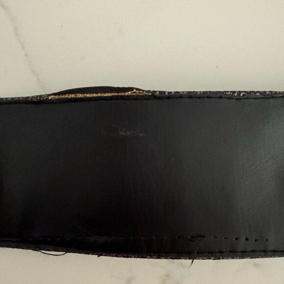 VINTAGE 80s Gold Embossed Waist Belt Bow & Buttons - Picture 8 of 11